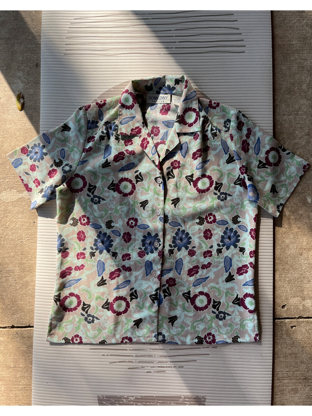 Donneny Floral Button-Down Shirt in Beige with Red & Blue Flowers